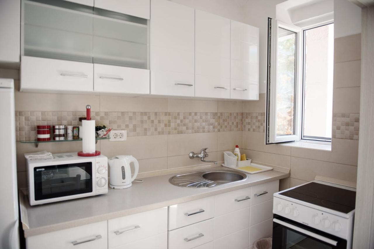 Cozy 2Br Apartment, 3 Min To The Old Town Kotor Exterior photo